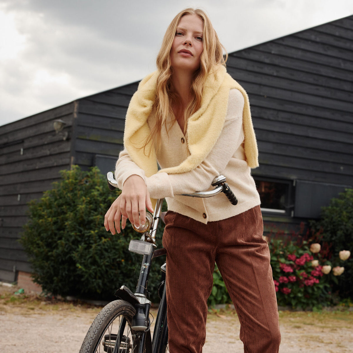 Pantalon velours à revers femme - 1