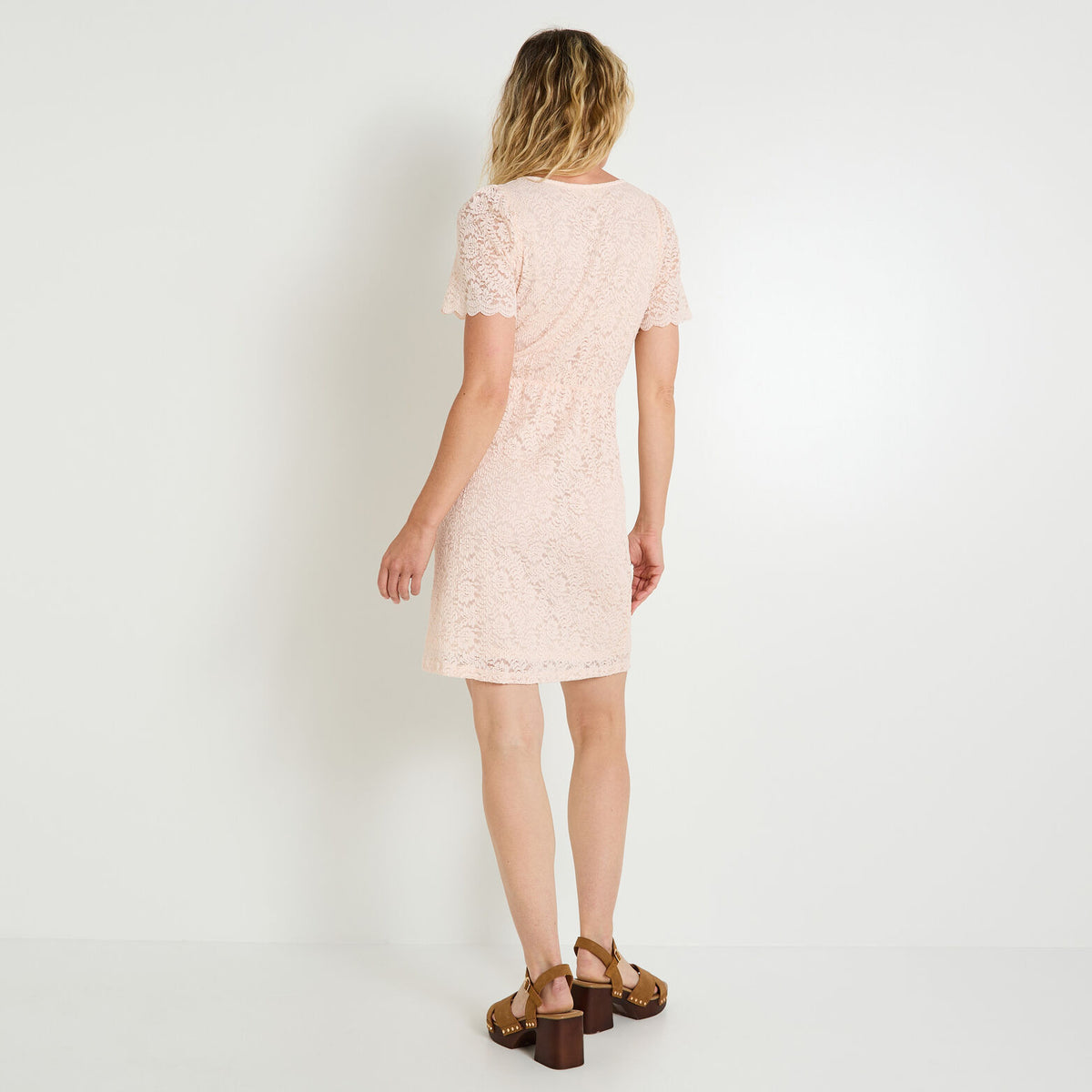Robe courte en maille ajourée - 2
