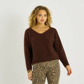 Pull fluffy col V femme - 1