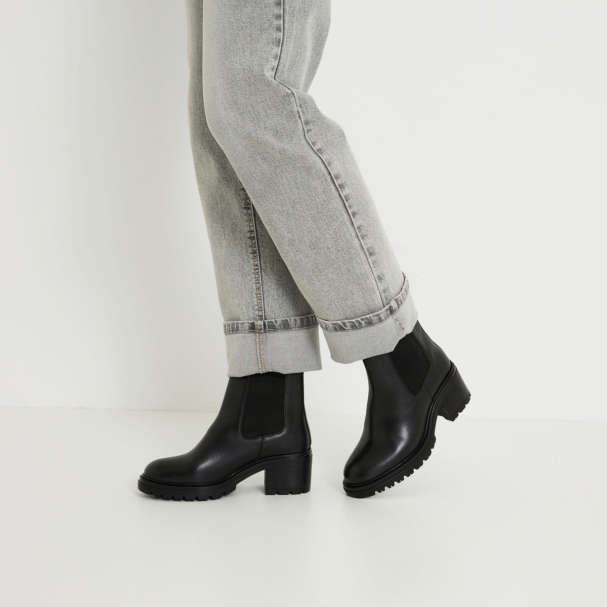 Bottines dessus cuir de vache femme - 2