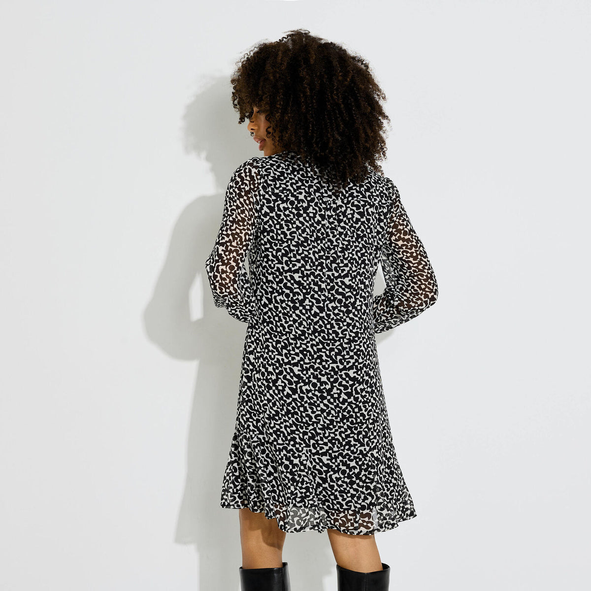 Robe courte évasée à motif abstrait - 2