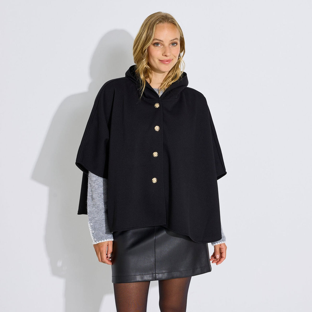 Poncho à capuche boutonné femme - 1
