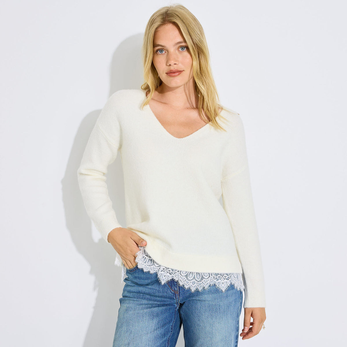  Pull finition guipure à la base femme - 1